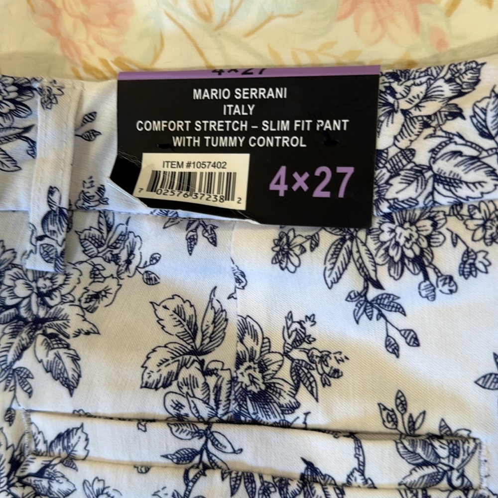 NWT Mario Serrani Floral Print Pants w Tummy Control Size 4 x 27 - Picture 10 of 14